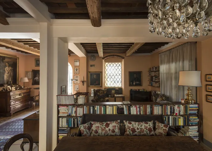 Al Porto Di Lucca B&B